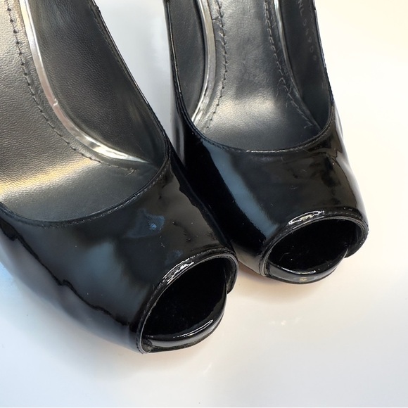 Like new! Stuart Weitzman Black Patent Platform Round Toe Pumps Size 6 - Picture 5 of 8